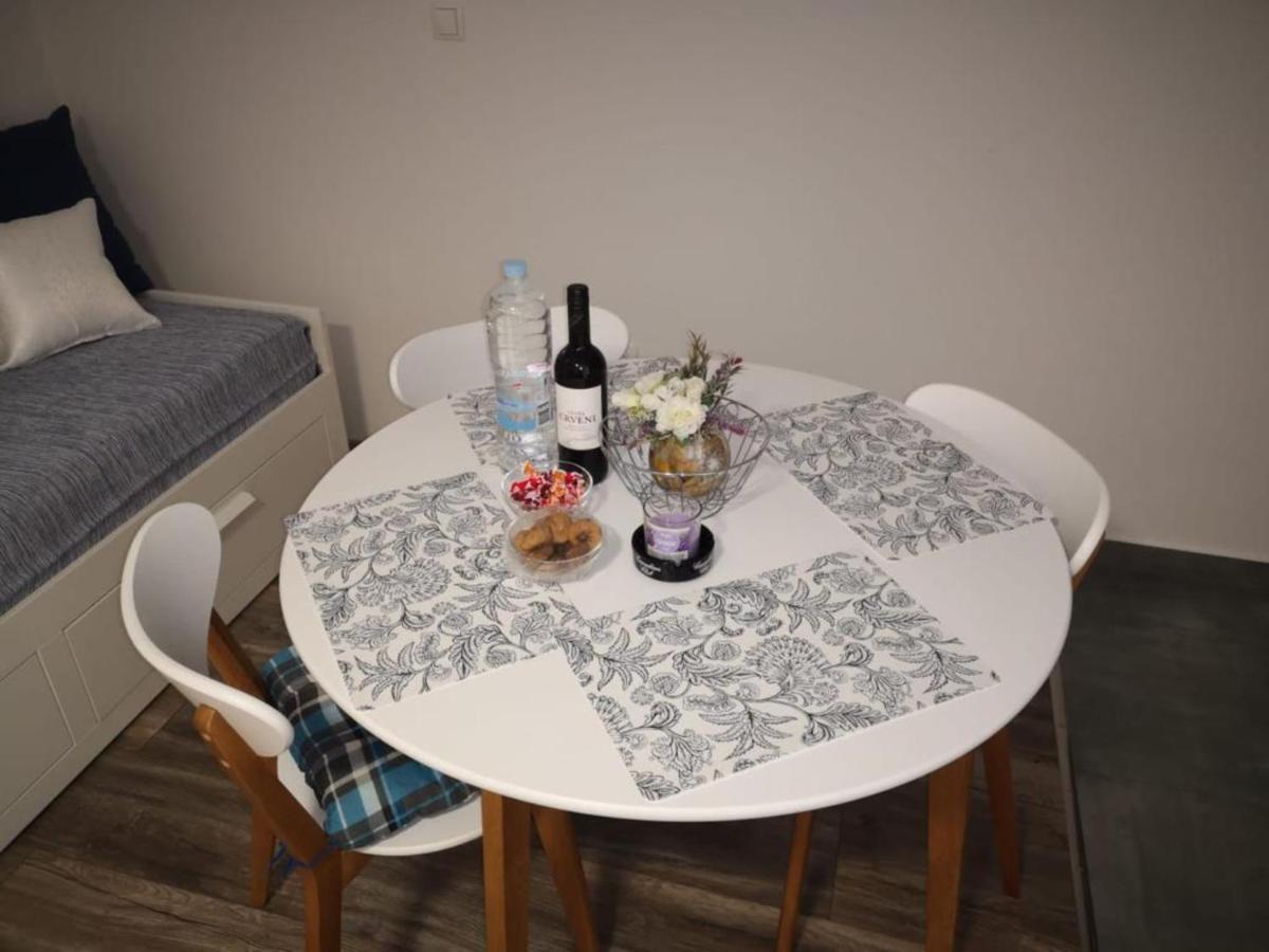 Apartments Tara Ražanac Εξωτερικό φωτογραφία