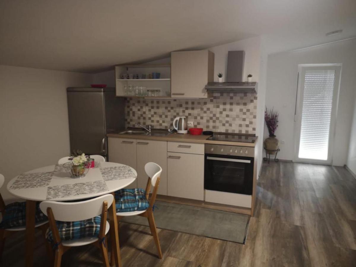 Apartments Tara Ražanac Εξωτερικό φωτογραφία