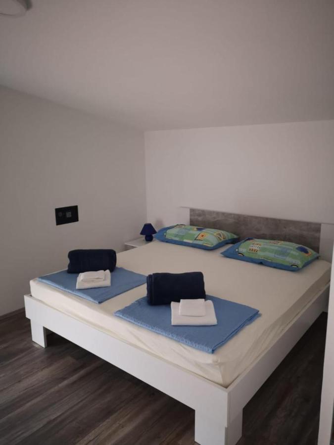 Apartments Tara Ražanac Εξωτερικό φωτογραφία