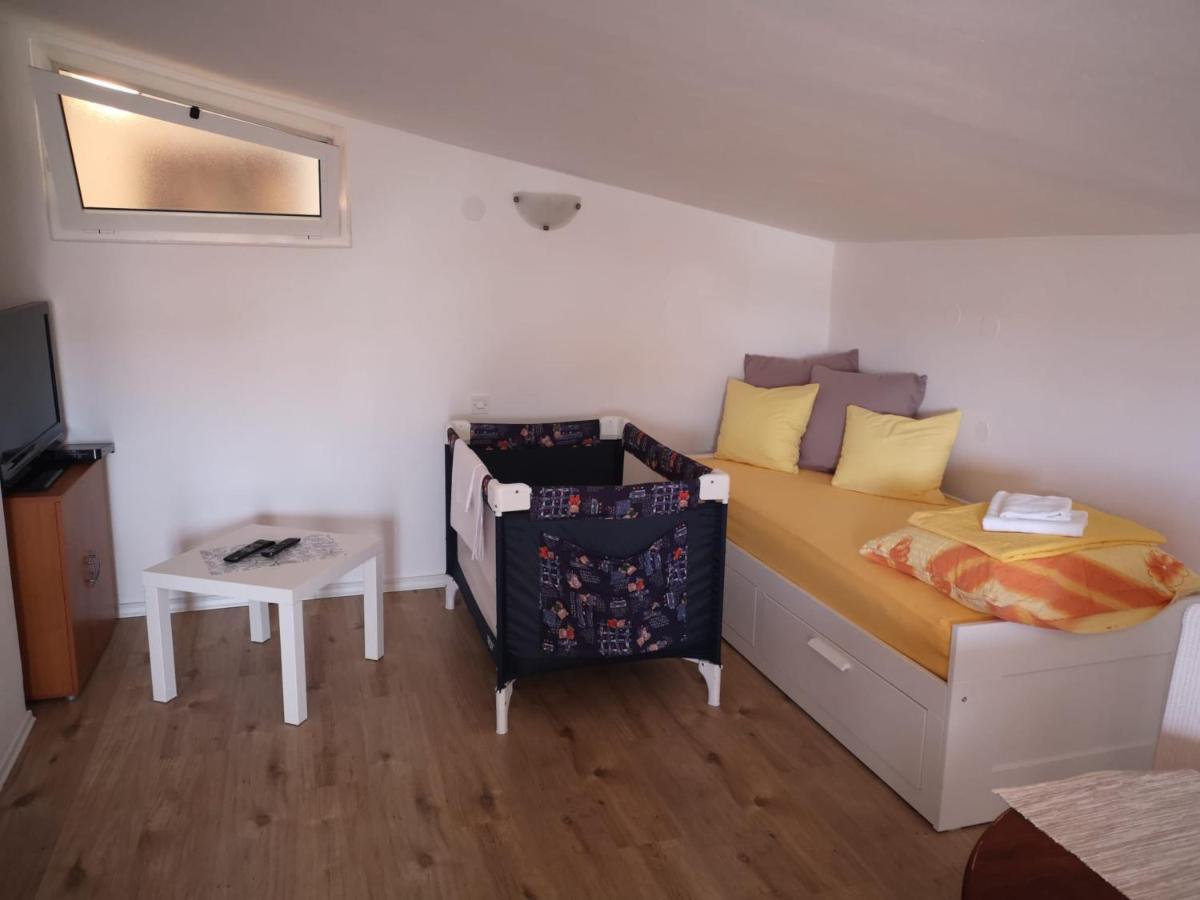 Apartments Tara Ražanac Εξωτερικό φωτογραφία